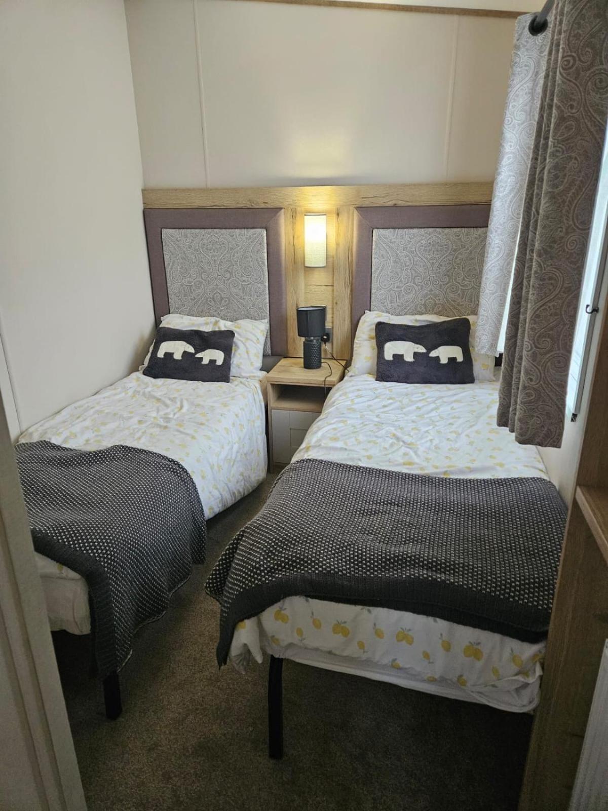 Hotel Roadnights Retreat à Heysham Extérieur photo
